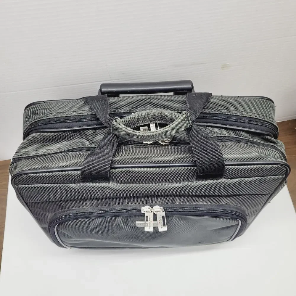 US LUGGAGE NEW YORK Roller Carry On Briefcase 18x12x8 Laptop Gray Outside Zip